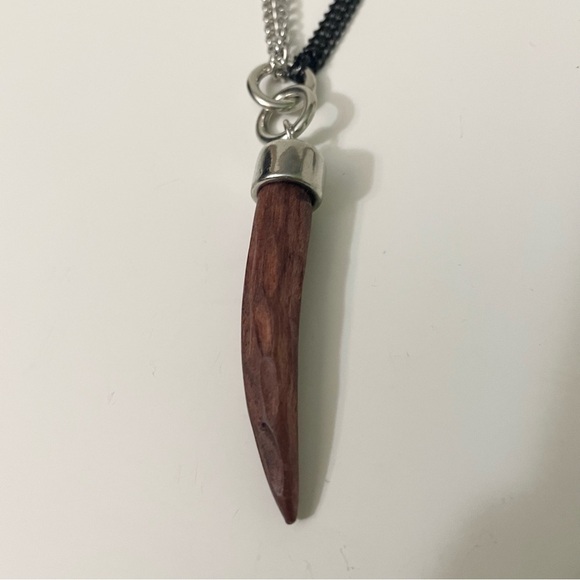 Guess Two Tone Chain Wood Look Horn Necklace - Picture 12 of 16